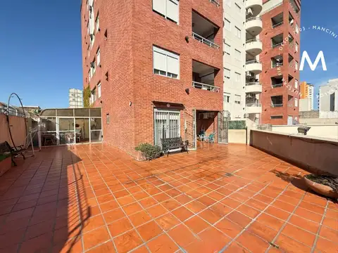 APTO CREDITO - Departamento en venta de 3 ambientes con amplio patio - Villa Ballester Centro