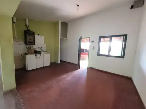 Casa 3 ambientes con 1 baño