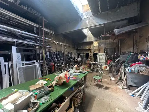 Galpon en Venta en Parque Chacabuco, USD 190.000