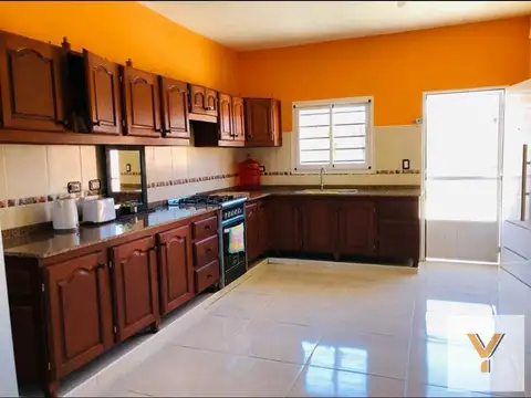 Casa 4 ambientes con 1 baño