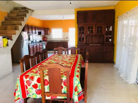 810 e/ Arias y Liniers