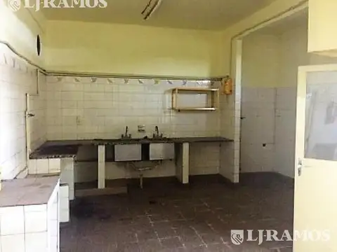 Local en Venta 50 años