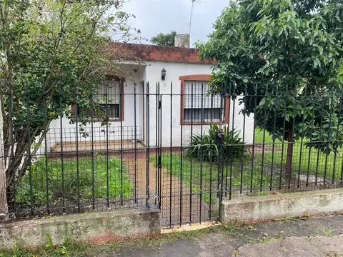 Einstein Nº2212 e/ Junin