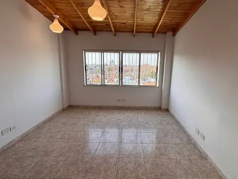 Avenida Hipólito Yrigoyen 7800