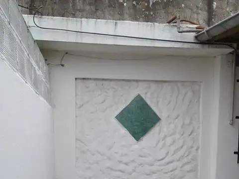 Depto Tipo Casa en Alquiler de 3 ambientes