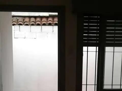 Depto Tipo Casa en Alquiler en Remedios de Escalada, $ 520.000