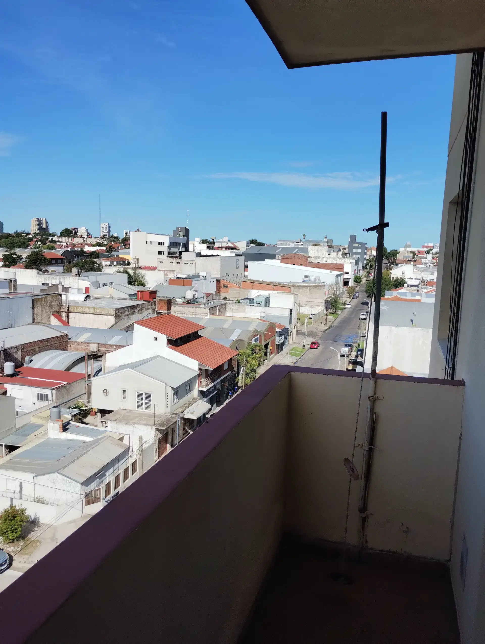 Depto 4 amb, 72m² con cochera y balcón — Cerrito