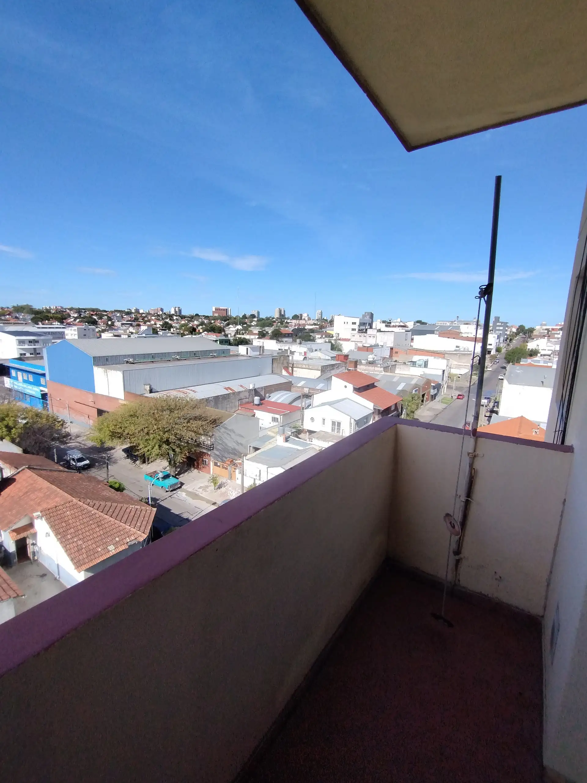 Depto 4 amb, 72m² con cochera y balcón — Cerrito