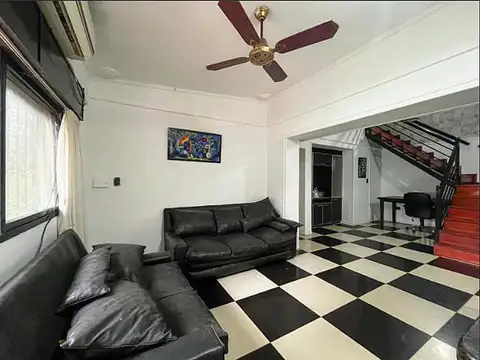 Casa en Venta con 4 cocheras