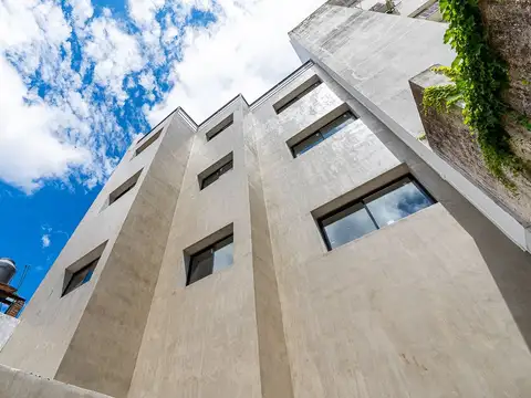 MONOAMBIENTE EN VENTA A ESTRENAR CON PATIO