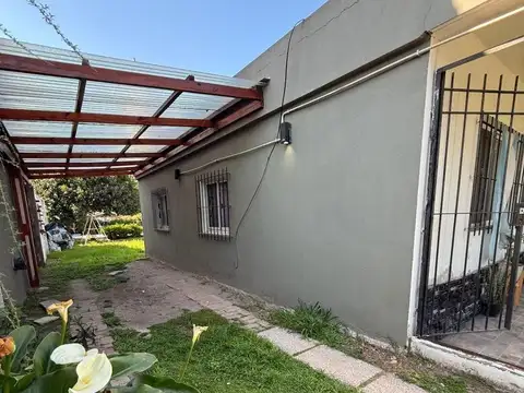 Casa 4 ambientes con 1 baño