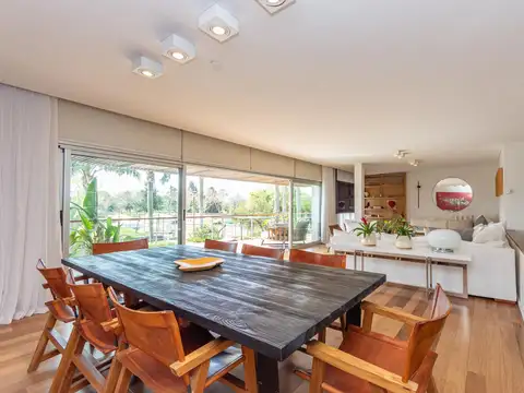Casa 7 ambientes con 4 baños