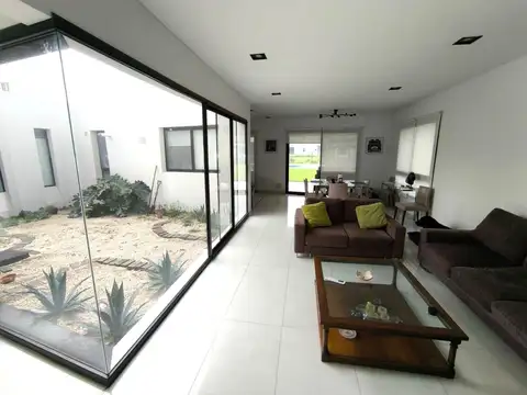 Casa en Venta 1 año