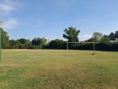 Espectacular Quinta en Barrio Carlos Pellegrini