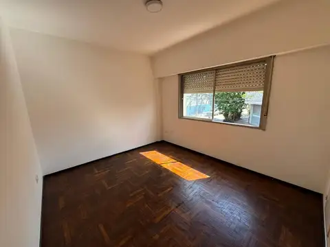 Departamento tres ambientes con balcón