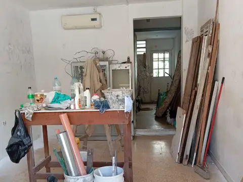 Local en alquiler en Olivos. Apto varios rubros.