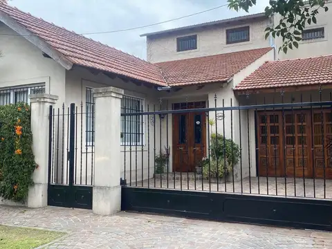 Casa en venta en Castelar Norte