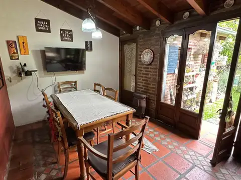 Casa en Venta con 2 cocheras