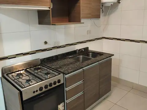 1 amb al frente con Parrilla en el balcon,  apto profesional