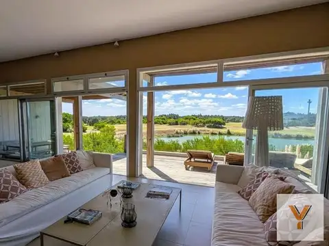 Casa en venta - 5 Dormitorios 7 Baños - Golf 1