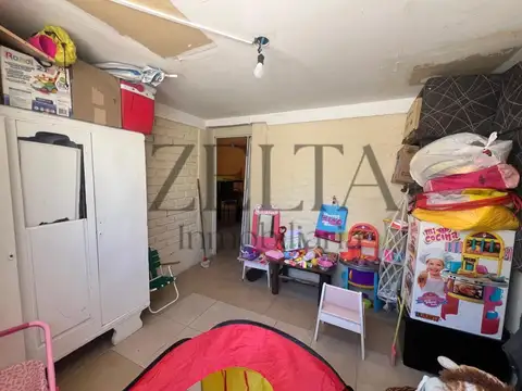 Casa 6 ambientes con 2 baños