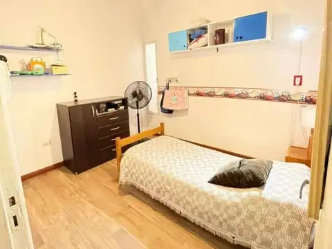 Depto Tipo Casa en Alquiler en Ramos Mejia, USD 120.000
