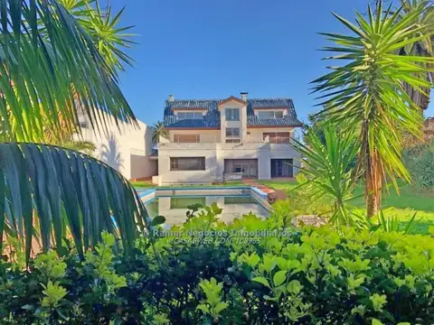 Rambla de México 100