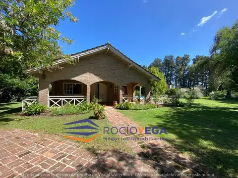 Casa 5 ambientes con 2 baños