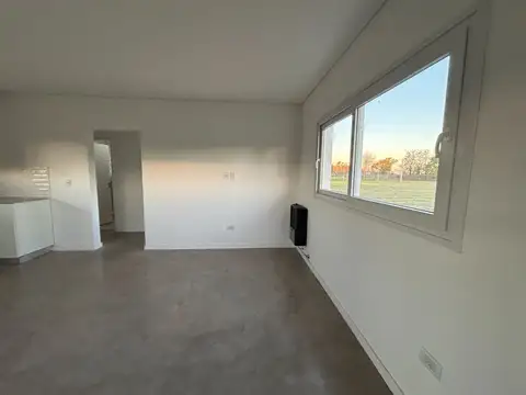 Casa 2 ambientes con 1 baño