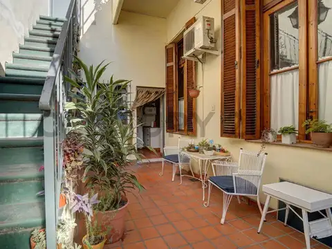 Casa 5 ambientes con 2 baños