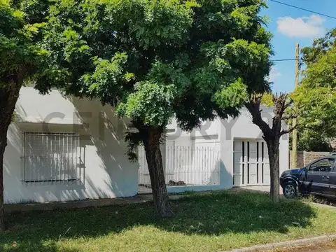 CASA EN ALQUILER. LISANDRO OLMOS