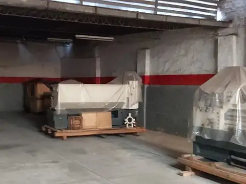 GALPON CON ENTRADA DE CAMION APTO CONTENEDORES