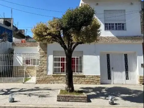 Casa en Isidro Casanova
