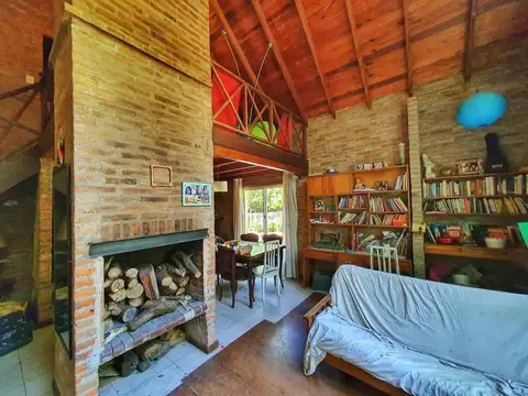 Casa 4 ambientes con 2 baños