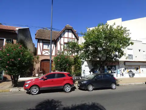 Casa en venta en  La Plata