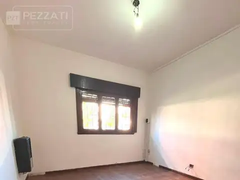Casa 4 ambientes con 1 baño