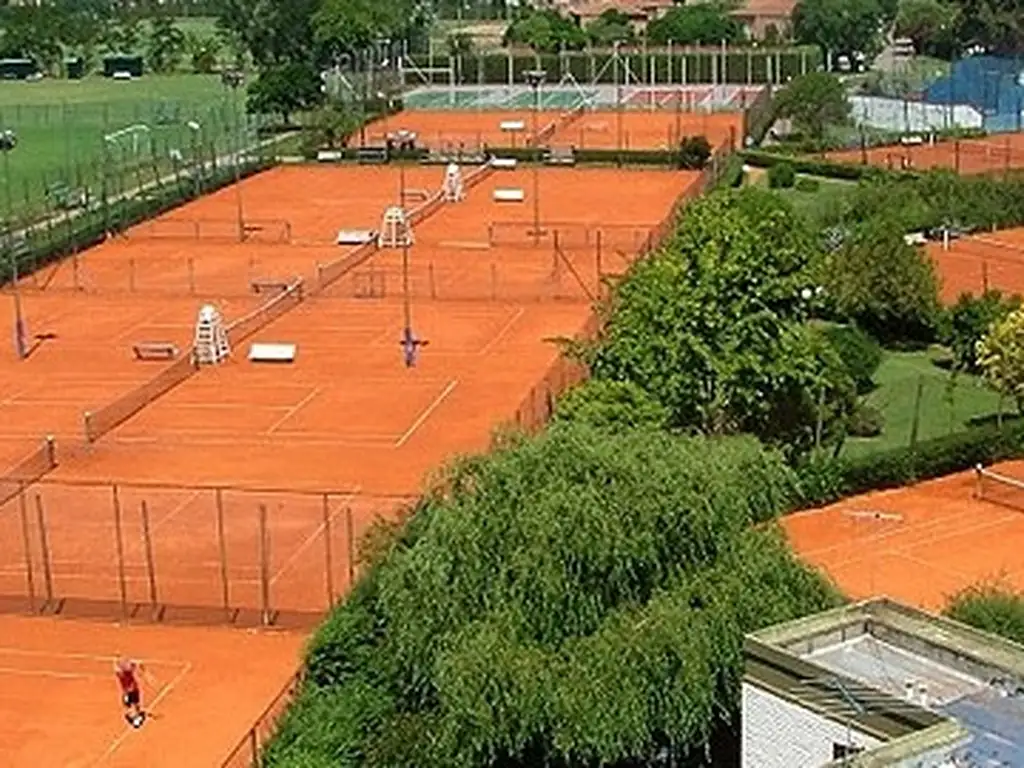 Actividades deportivas futbol, voley, tenis en Macabi