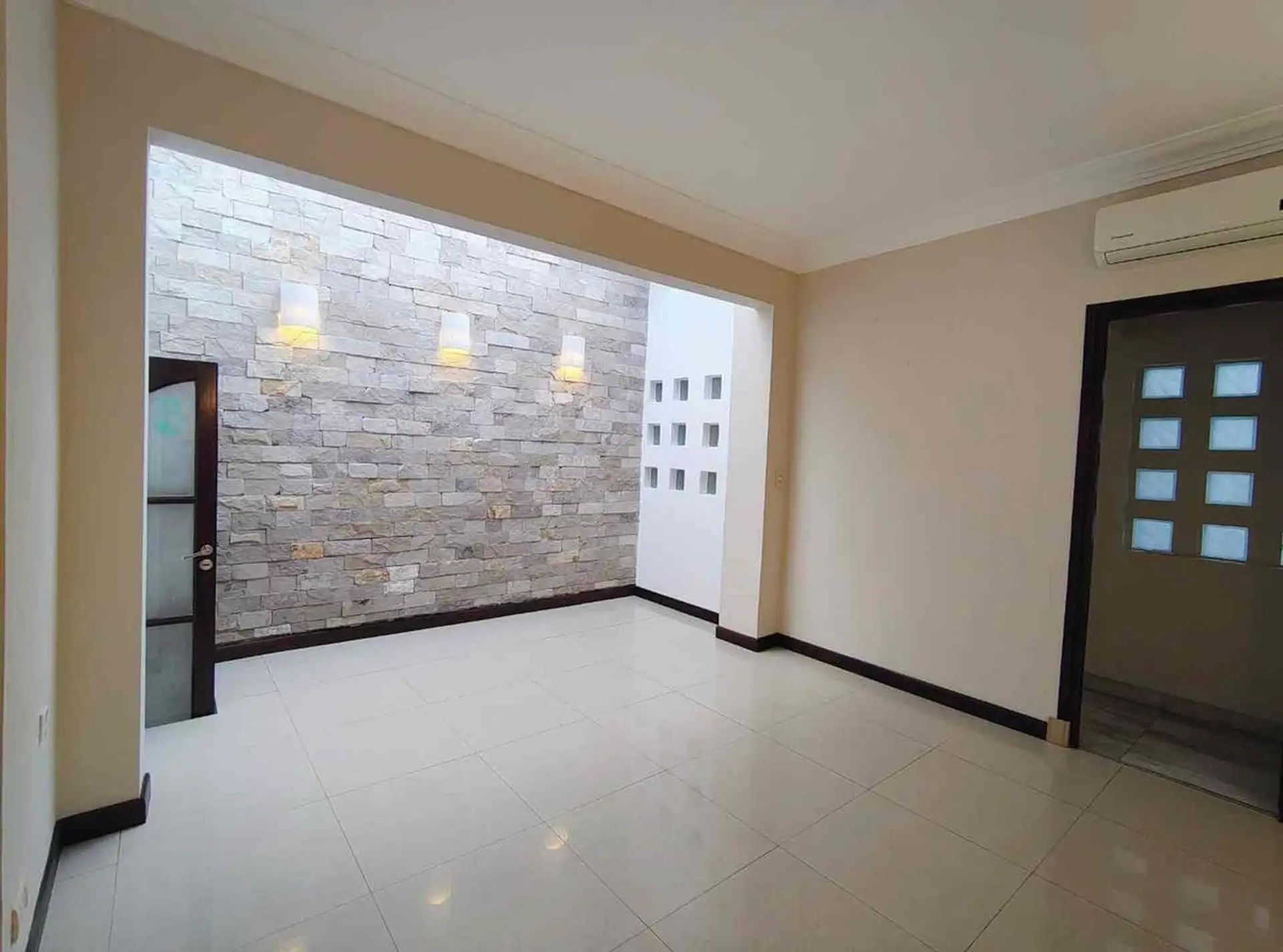 VENTA CASA 3 AMBIENTES CON GARAGE CHAUVIN