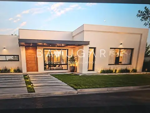 Venta - Casa en obra en San Sebastian