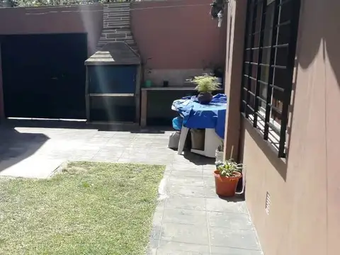 Casa en Venta sobre Lote Propio en Esquina – Lomas del Mirador