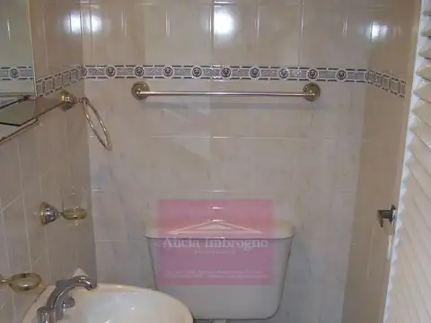 Casa en Alquiler Temporal con 1 cochera