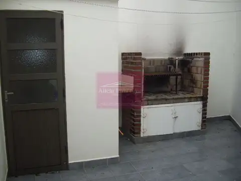 Chalet frente al mar y a 2 de la peatonal con 4 dorm y dep. - apto 10 personas