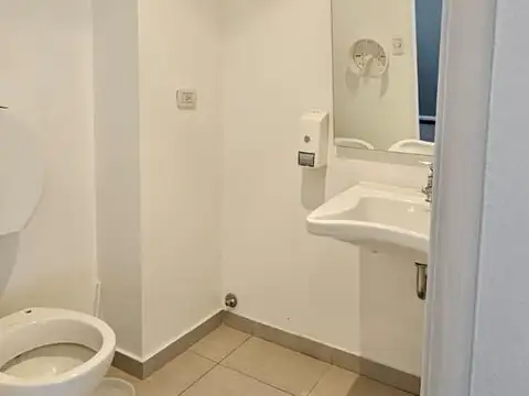 Oficina Monoambiente con 2 baños