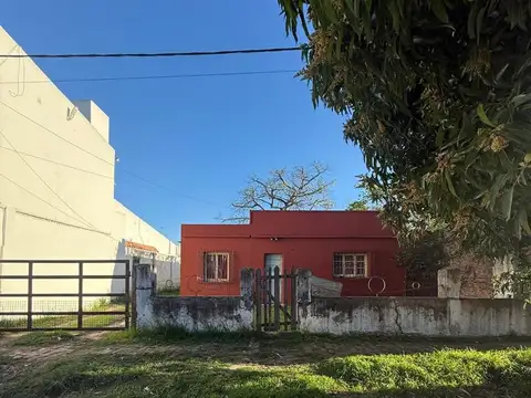 CASA EN VENTA A RESTAURAR EN GOYA CORRIENTES
