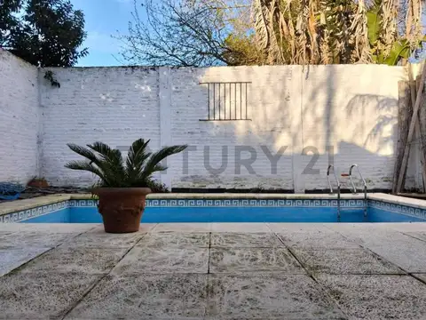 VENTA CASA 2 AMBIENTES PILAR CENTRO