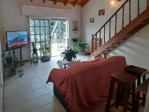 Depto Tipo Casa en Venta 25 años