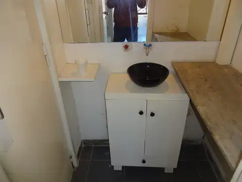 DUEÑO ALQUILA LOCAL COMERCIAL SOBRE AVENIDA 40 M2 EXCELENTE ESTADO SIN EXPENSAS