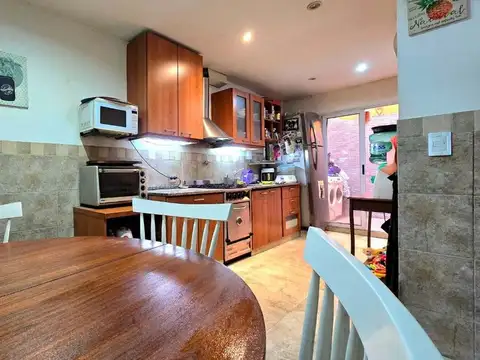 CASA 4 AMBIENTES AGRONOMIA CON PARRILLA Y PILETA