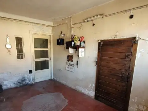 Casa 6 ambientes con 1 baño