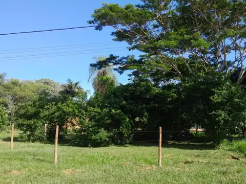 (V950) Lote en zona residencial y a pasos del rio Paraná